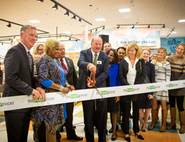 Fresh Grocer Opens in Upper Darby